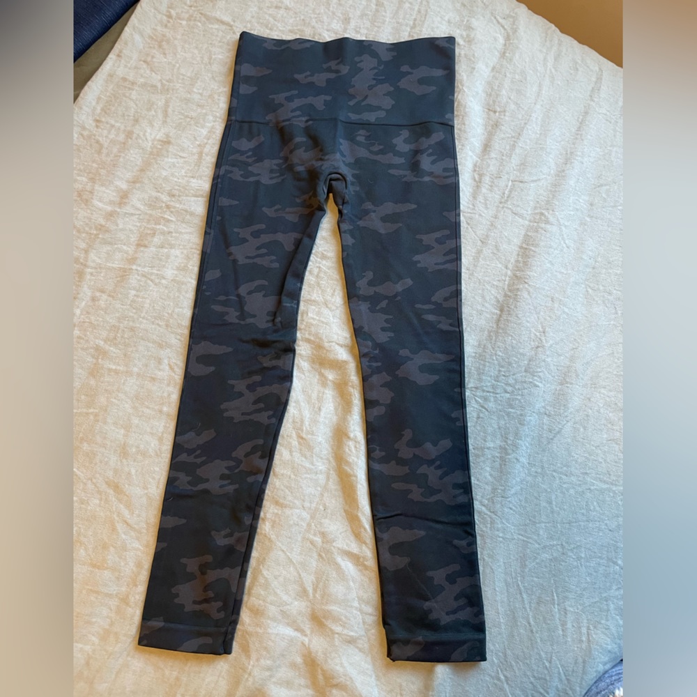 Spanx camo leggings size medium